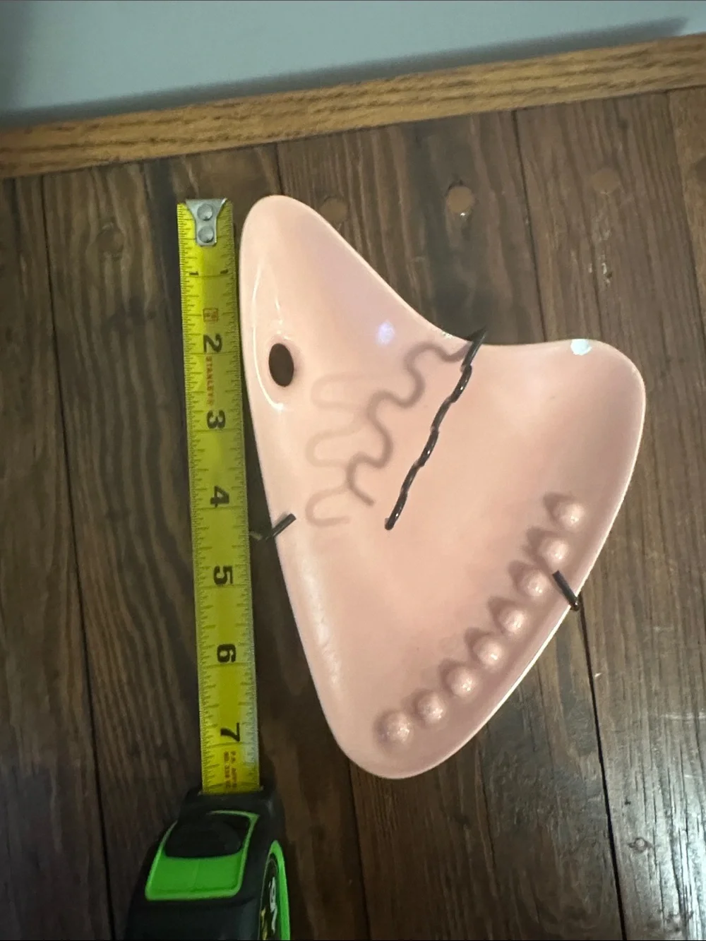 Mid-century modern ashtray Pink Ceramic with wire stand